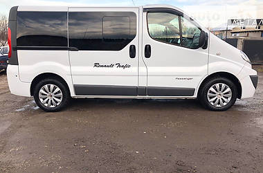 Вантажопасажирський фургон Renault Trafic 2011 в 