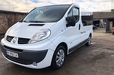 Вантажопасажирський фургон Renault Trafic 2011 в 