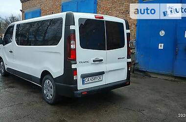 Мінівен Renault Trafic 2015 в 
