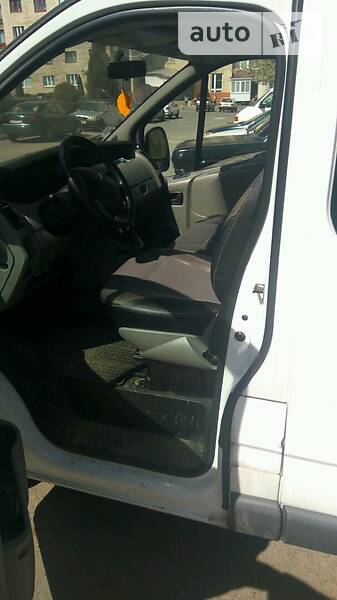 Вантажопасажирський фургон Renault Trafic 2005 в Хмельницькому