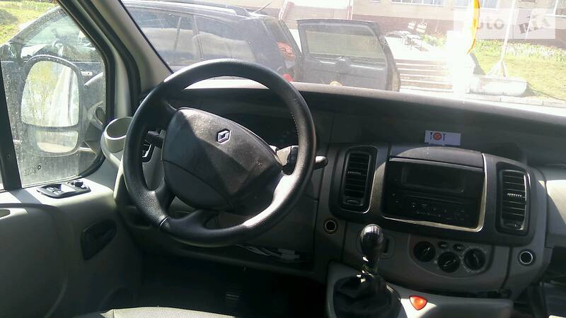 Вантажопасажирський фургон Renault Trafic 2005 в Хмельницькому