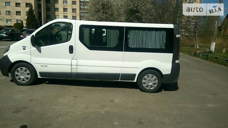 Вантажопасажирський фургон Renault Trafic 2005 в Хмельницькому