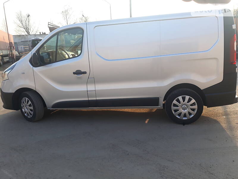 Мінівен Renault Trafic 2016 в Луцьку