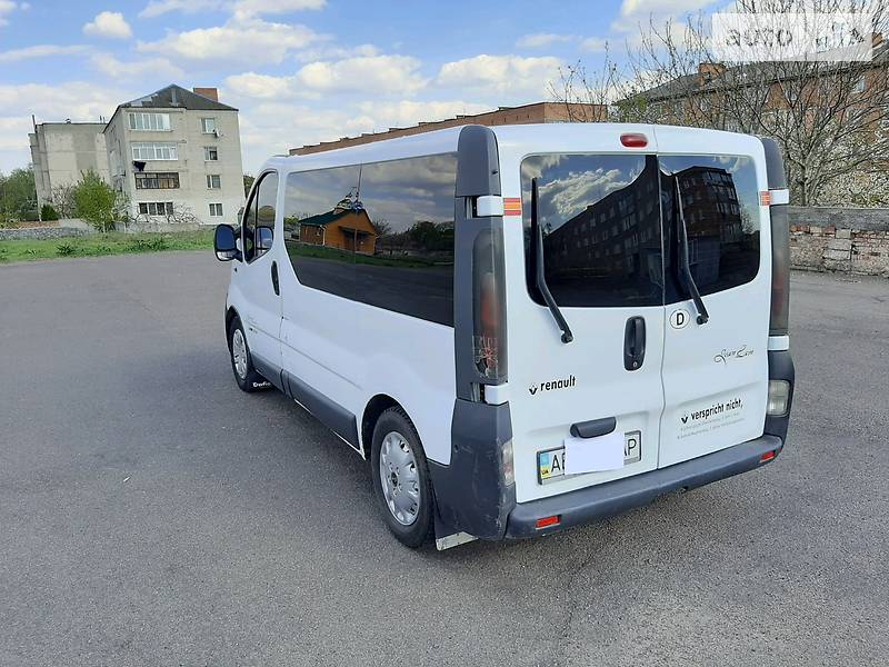 Вантажопасажирський фургон Renault Trafic 2002 в Тульчині