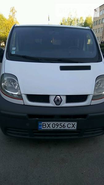Вантажопасажирський фургон Renault Trafic 2005 в Хмельницькому