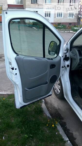 Вантажопасажирський фургон Renault Trafic 2005 в Хмельницькому
