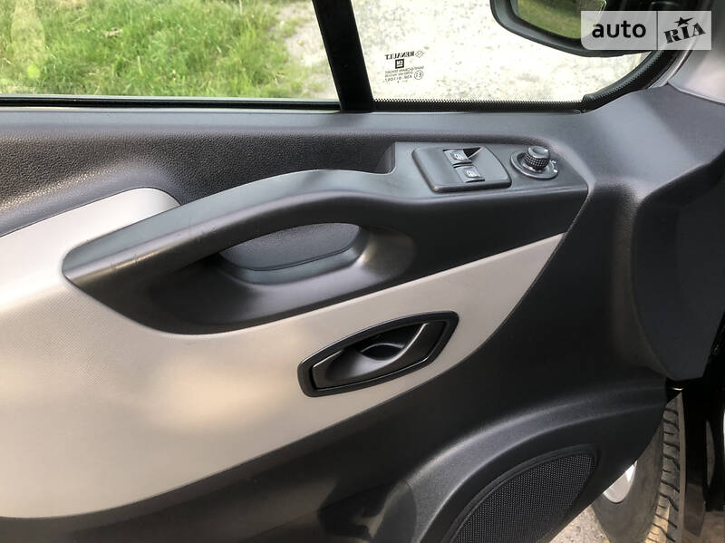 Мінівен Renault Trafic 2015 в Козятині фото 24 Мінівен Renault Trafic 2015 в Козятині
