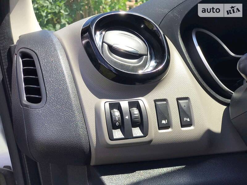 Вантажопасажирський фургон Renault Trafic 2015 в Луцьку