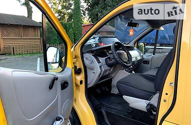 Грузопассажирский фургон Renault Trafic 2003 в Тернополе