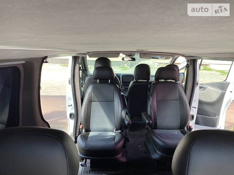 Вантажопасажирський фургон Renault Trafic 2016 в Полтаві