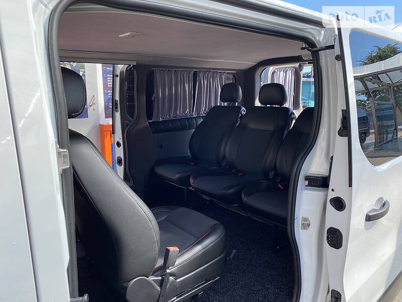 Вантажопасажирський фургон Renault Trafic 2016 в Полтаві