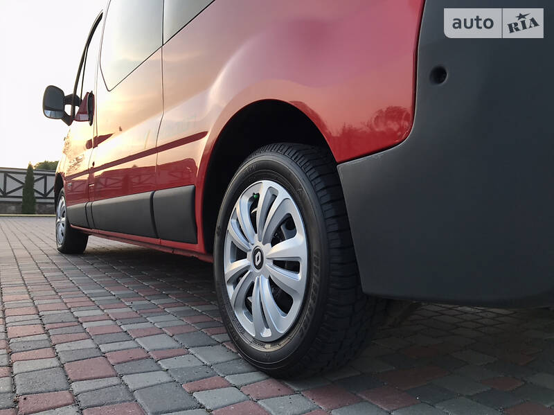 Вантажопасажирський фургон Renault Trafic 2007 в Чернівцях фото 17 Вантажопасажирський фургон Renault Trafic 2007 в Чернівцях