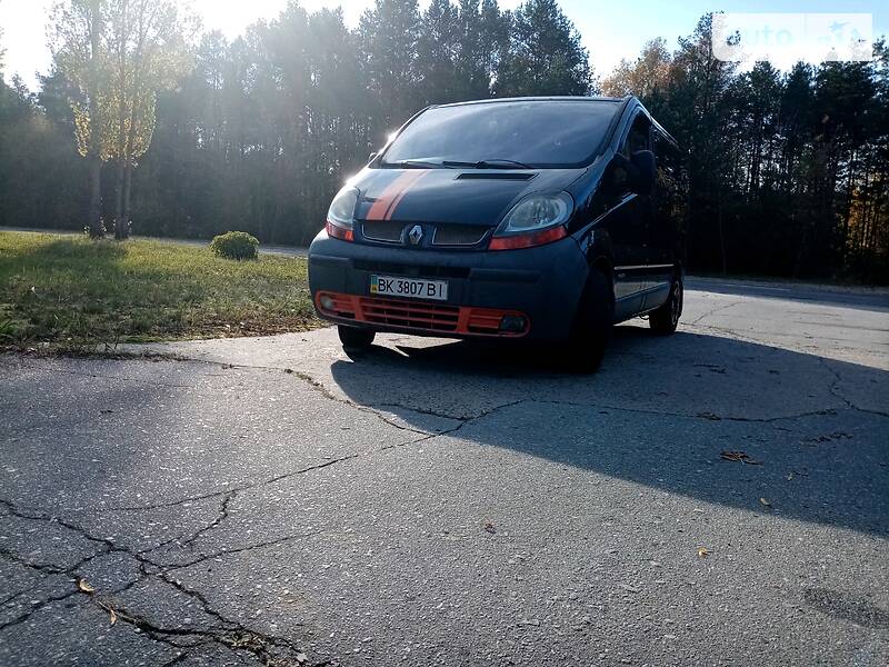Мінівен Renault Trafic 2002 в Вараші