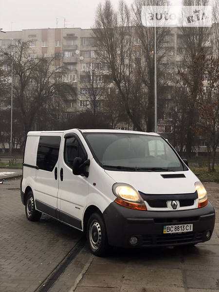 Грузопассажирский фургон Renault Trafic 2003 в Львове