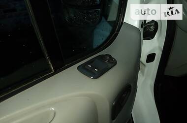 Грузопассажирский фургон Renault Trafic 2003 в Жовкве