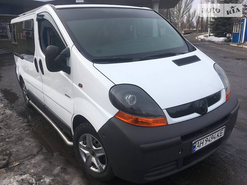 Вантажопасажирський фургон Renault Trafic 2003 в Покровську