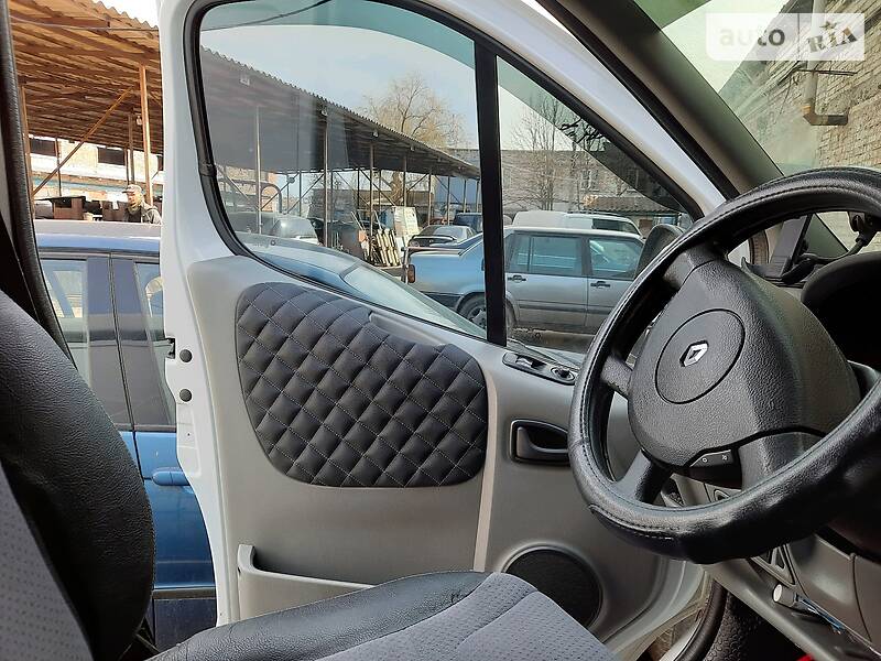 Грузовой фургон Renault Trafic 2011 в Николаеве
