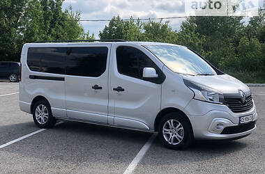 Минивэн Renault Trafic 2016 в 