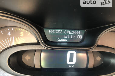 Минивэн Renault Trafic 2016 в 