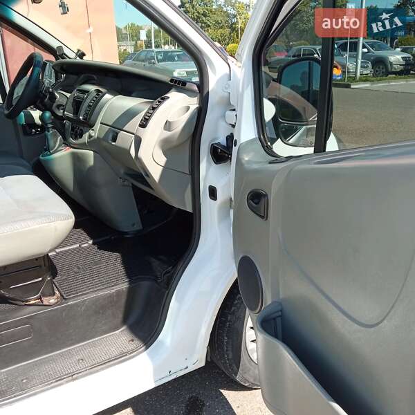 Минивэн Renault Trafic 2006 в Виноградове
