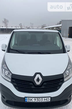 Грузопассажирский фургон Renault Trafic 2014 в Ровно