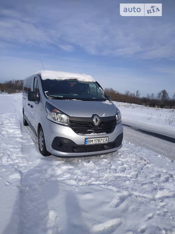 Мінівен Renault Trafic 2015 в Конотопі