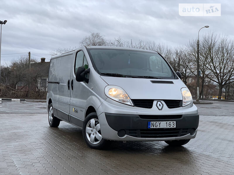 Вантажний фургон Renault Trafic 2013 в Рівному