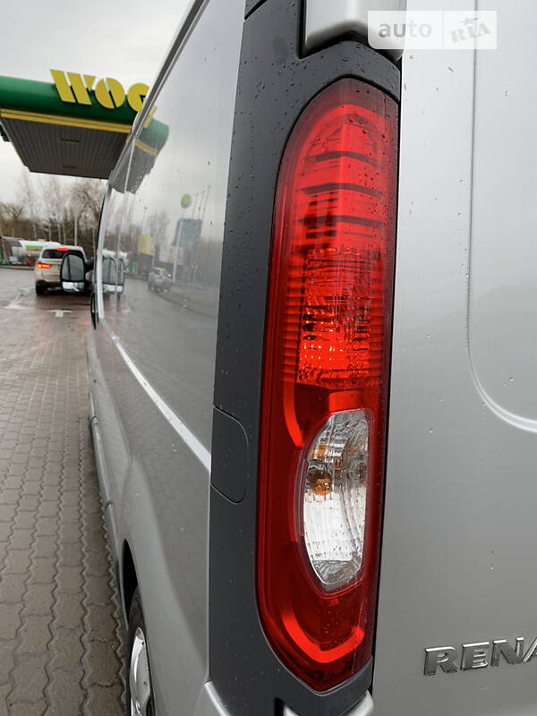 Вантажний фургон Renault Trafic 2013 в Рівному