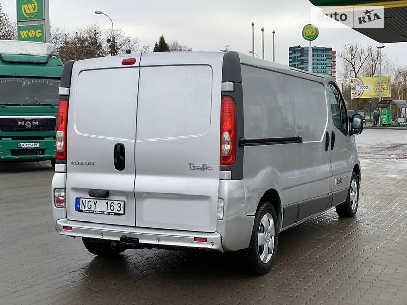 Вантажний фургон Renault Trafic 2013 в Рівному