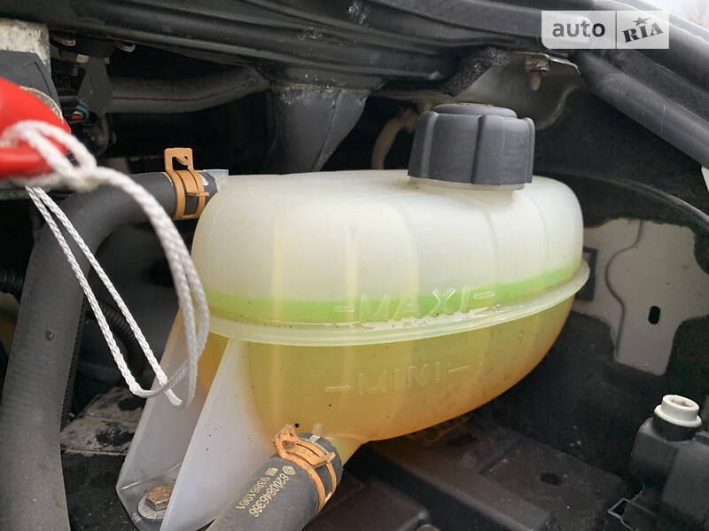 Вантажний фургон Renault Trafic 2013 в Рівному