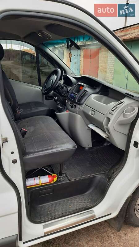 Минивэн Renault Trafic 2011 в Александрие