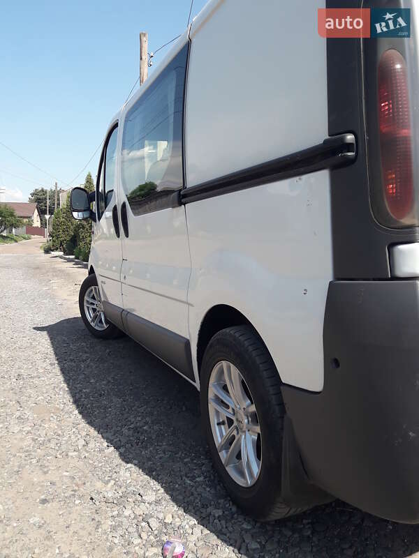 Мінівен Renault Trafic 2005 в Києві