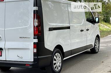 Минивэн Renault Trafic 2020 в 