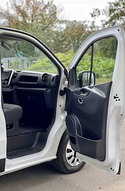 Минивэн Renault Trafic 2020 в 