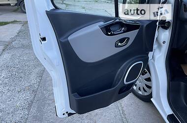Мінівен Renault Trafic 2016 в 