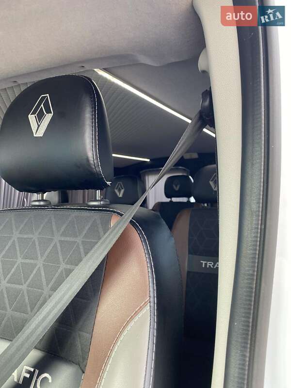 Минивэн Renault Trafic 2016 в Арцизе