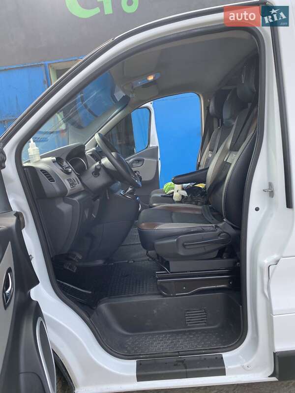 Минивэн Renault Trafic 2016 в Арцизе