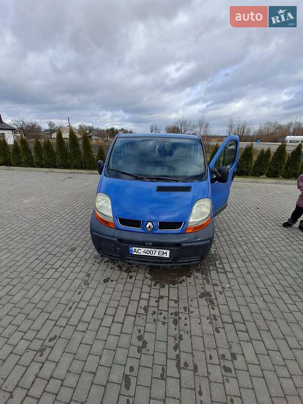 Минивэн Renault Trafic 2002 в Турийске