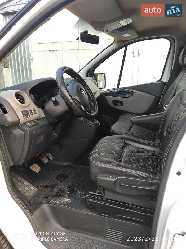 Минивэн Renault Trafic 2015 в Хмельницком