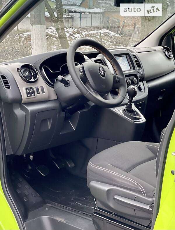 Минивэн Renault Trafic 2017 в Староконстантинове