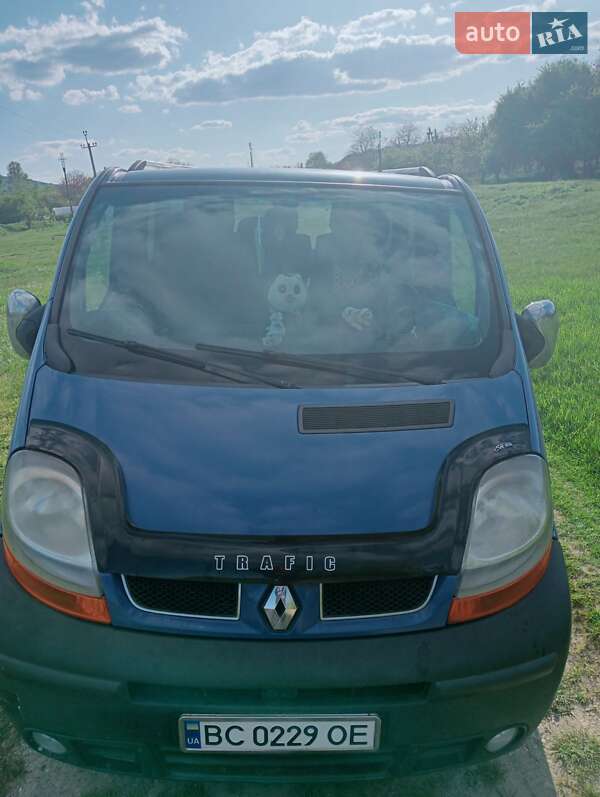 Мінівен Renault Trafic 2005 в Старому Самборі