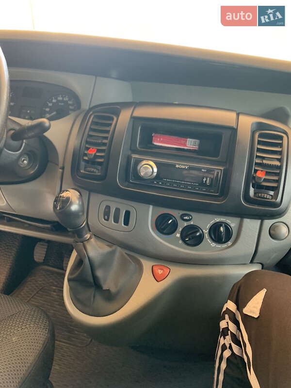 Минивэн Renault Trafic 2006 в Шумске