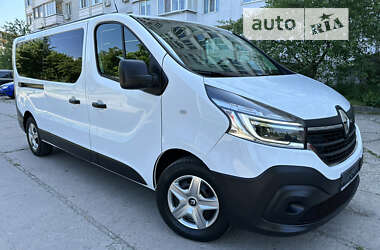 Минивэн Renault Trafic 2021 в 