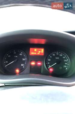 Грузовой фургон Renault Trafic 2013 в 