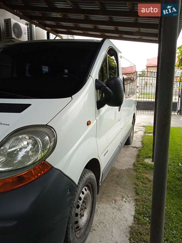 Минивэн Renault Trafic 2004 в Николаеве