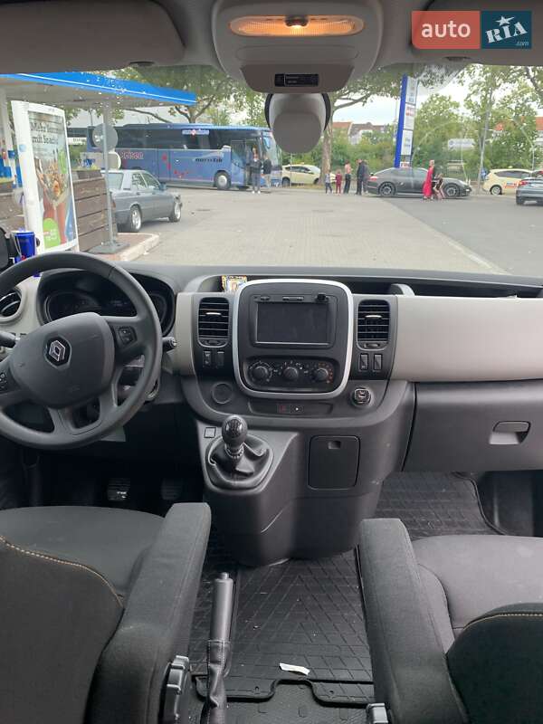 Минивэн Renault Trafic 2015 в Черновцах