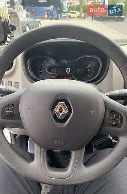 Мінівен Renault Trafic 2015 в 
