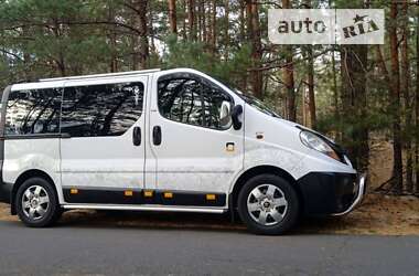 Микроавтобус Renault Trafic 2006 в Рокитном