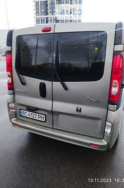 Минивэн Renault Trafic 2010 в 