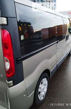 Минивэн Renault Trafic 2010 в 